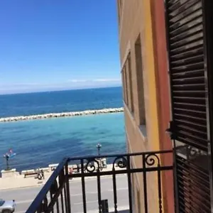  Hébergement de vacances Mariantomare Monolocale Lungomare Italie