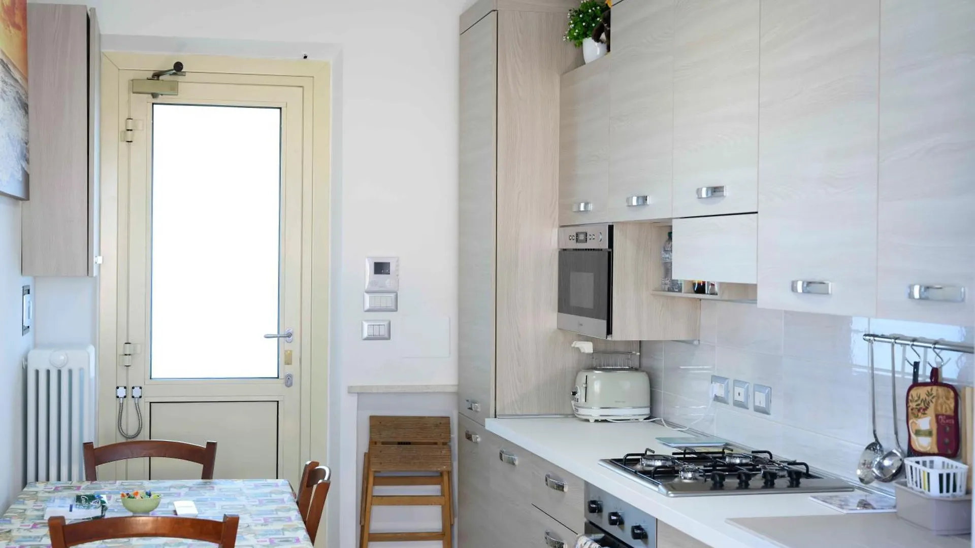 Intero Appartamento Con Giardino E Colazione Dario Parme Appartement